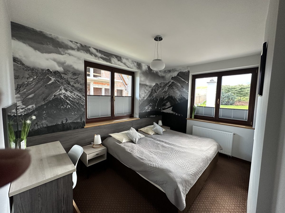Apartment 1, bedroom with Giewont view