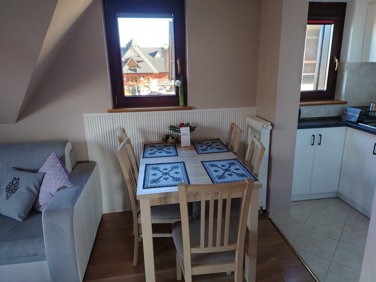Apartment 4, spacious apartment upstairs